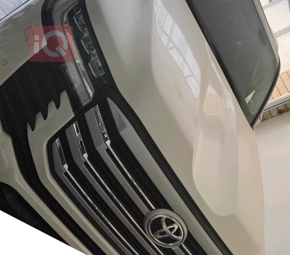 تۆیۆتا لاند کروزەر